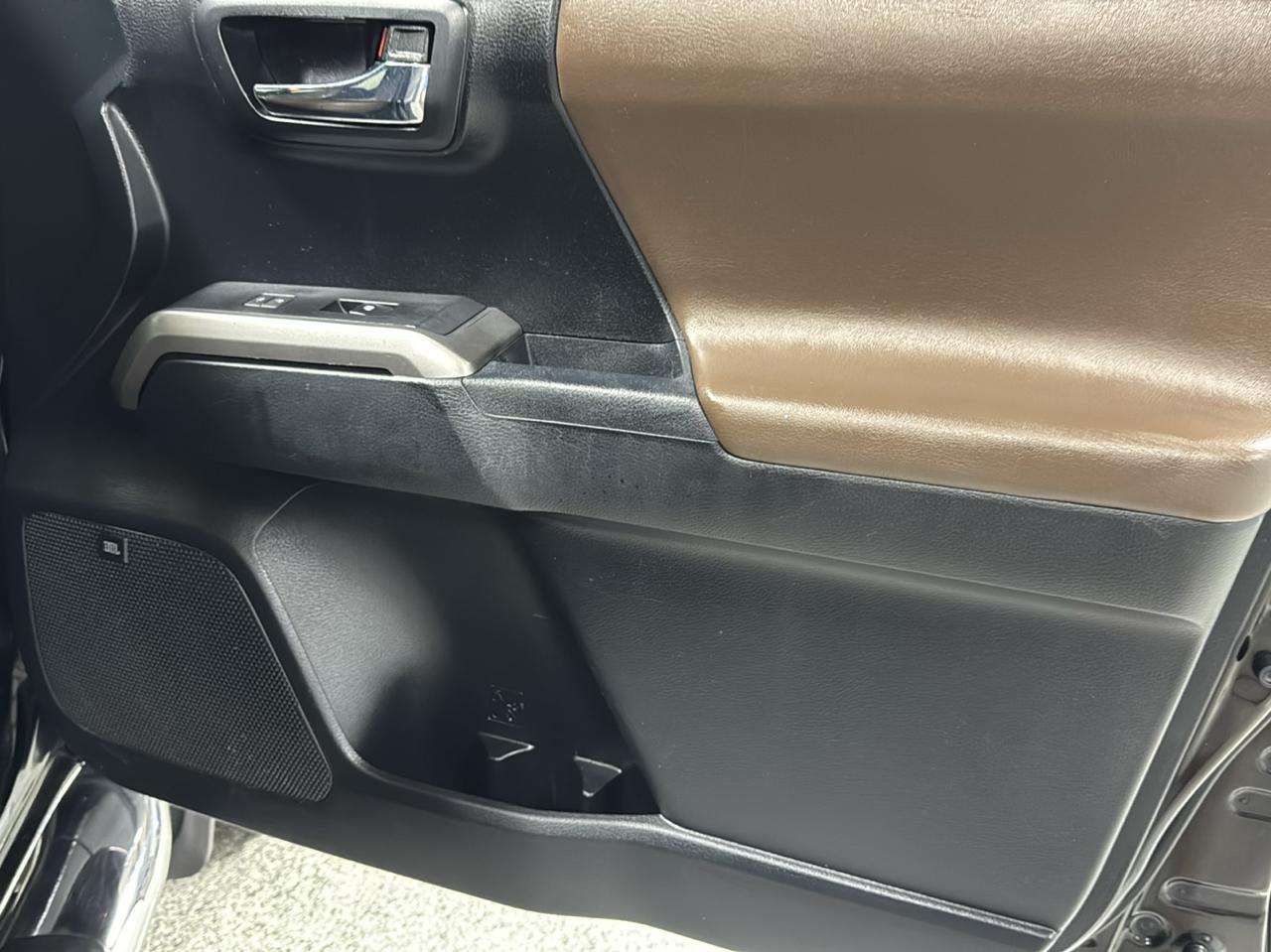 Toyota Tacoma 4WD Double Cab V6 AT Limited (Natl) 2016