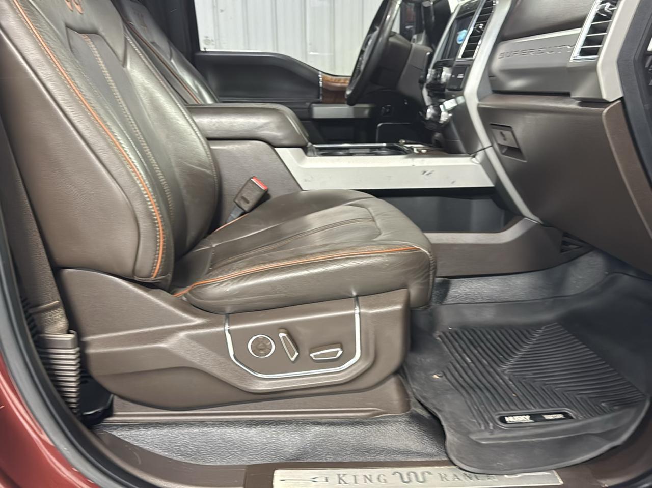 Ford Super Duty F-350 SRW King Ranch 4WD Crew Cab 8' Box 2017