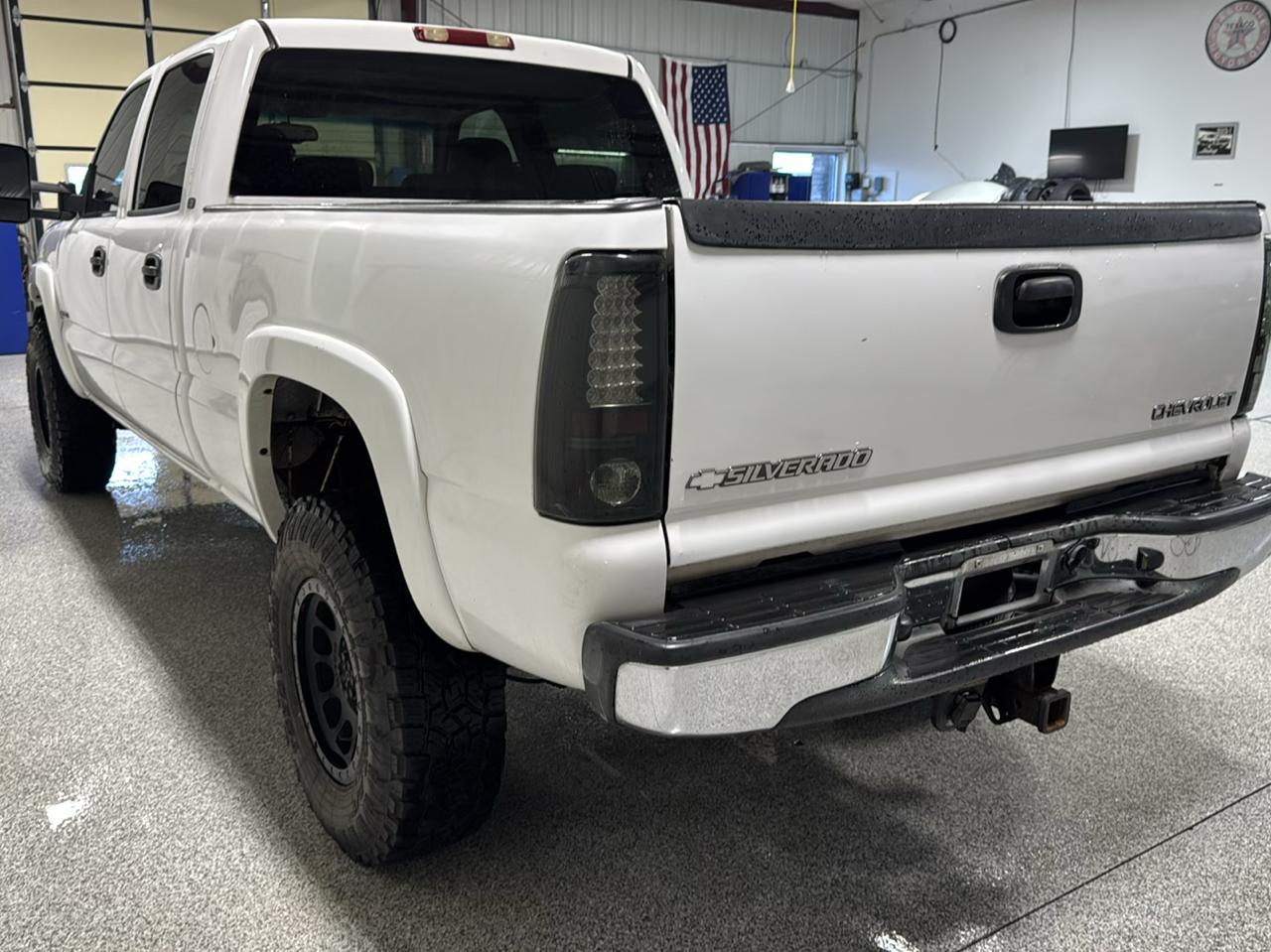 Chevrolet Silverado 2500HD Crew Cab 153" WB 4WD LT 2004