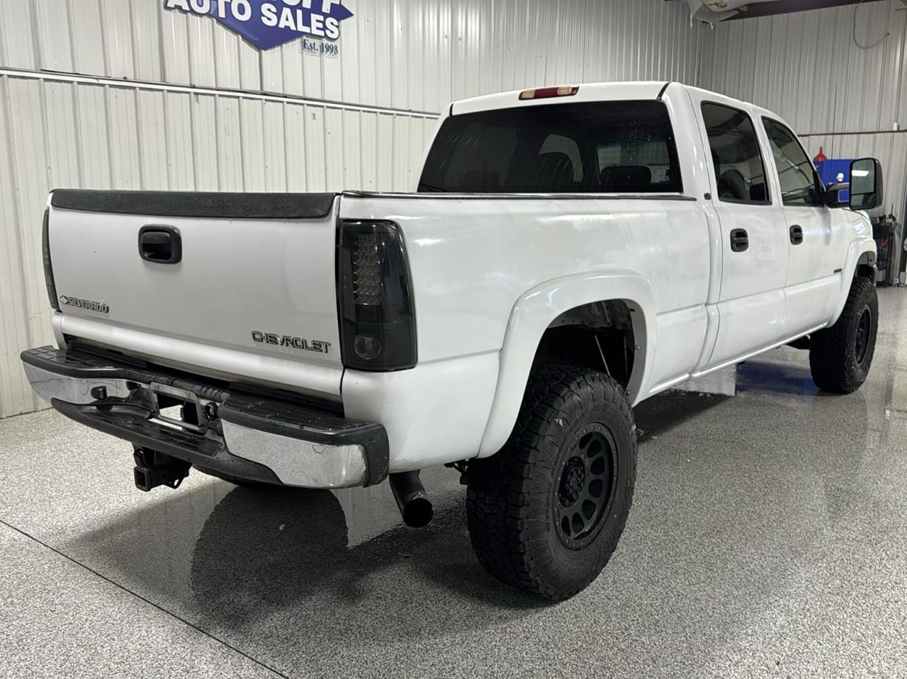Chevrolet Silverado 2500HD Crew Cab 153" WB 4WD LT 2004