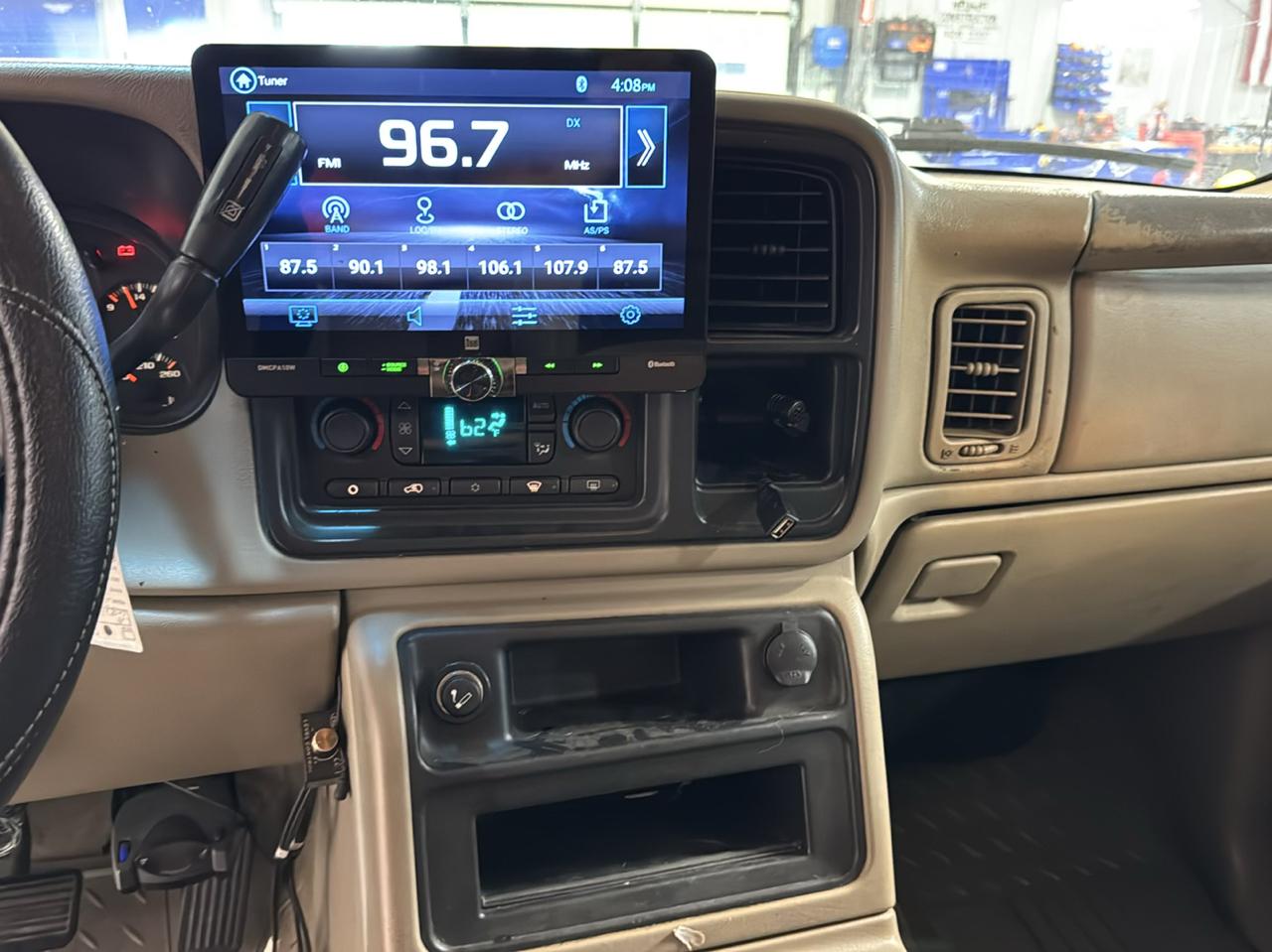 Chevrolet Silverado 2500HD Crew Cab 153" WB 4WD LT 2004
