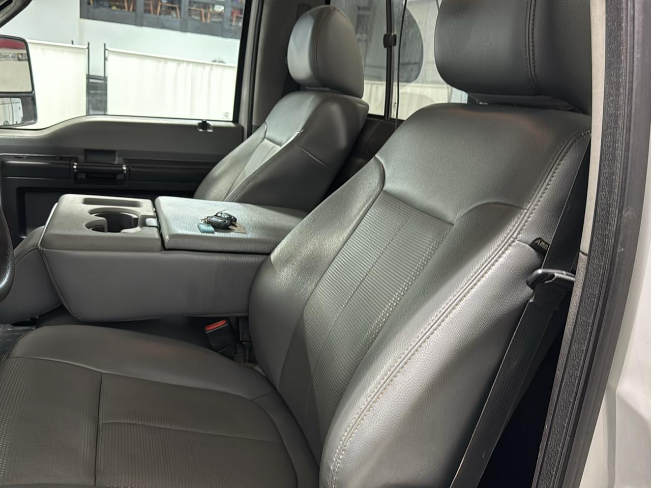 Ford Super Duty F-250 SRW 4WD Reg Cab 137" XLT 2015
