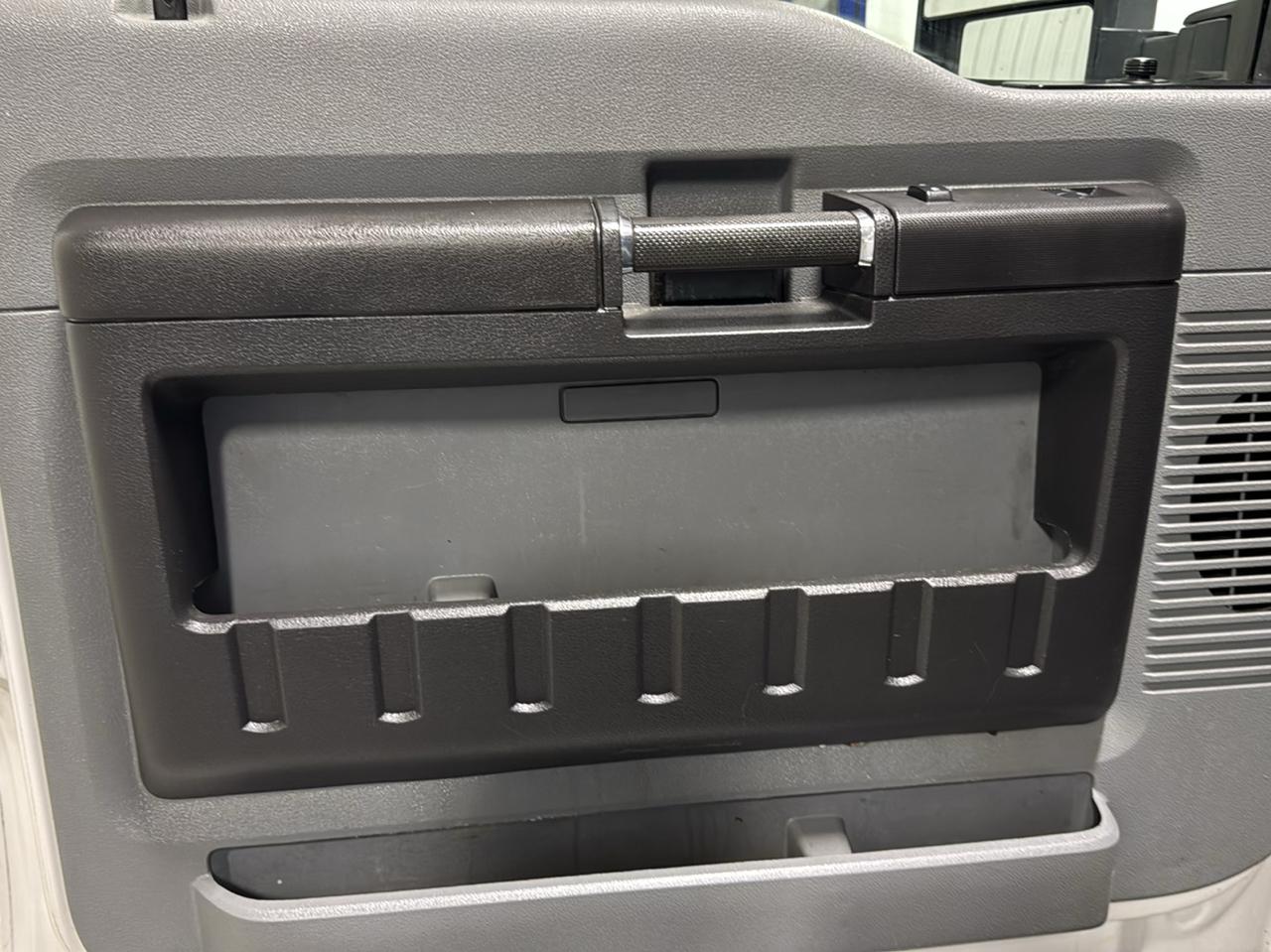 Ford Super Duty F-250 SRW 4WD Reg Cab 137" XLT 2015