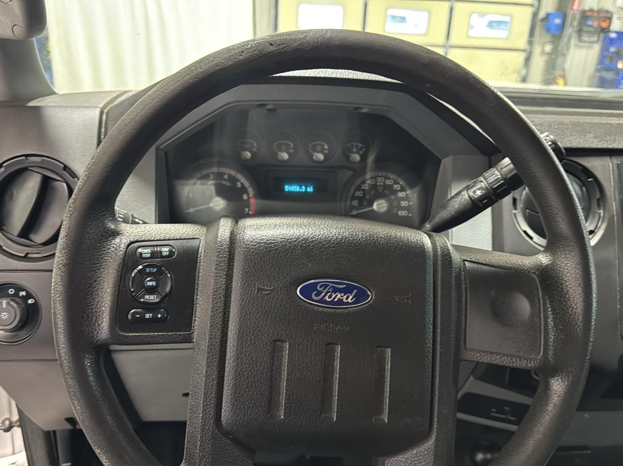 Ford Super Duty F-250 SRW 4WD Reg Cab 137" XLT 2015