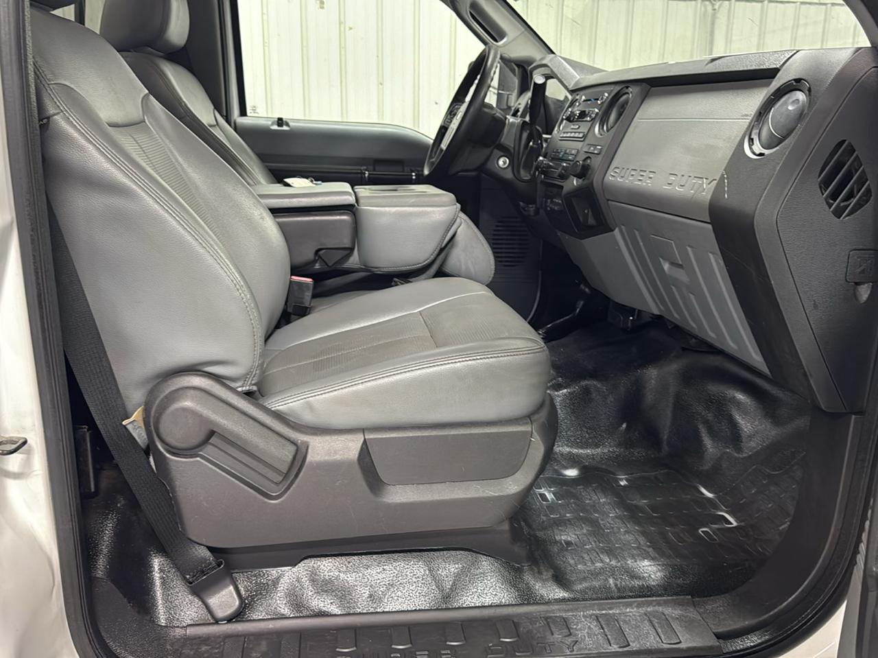 Ford Super Duty F-250 SRW 4WD Reg Cab 137" XLT 2015