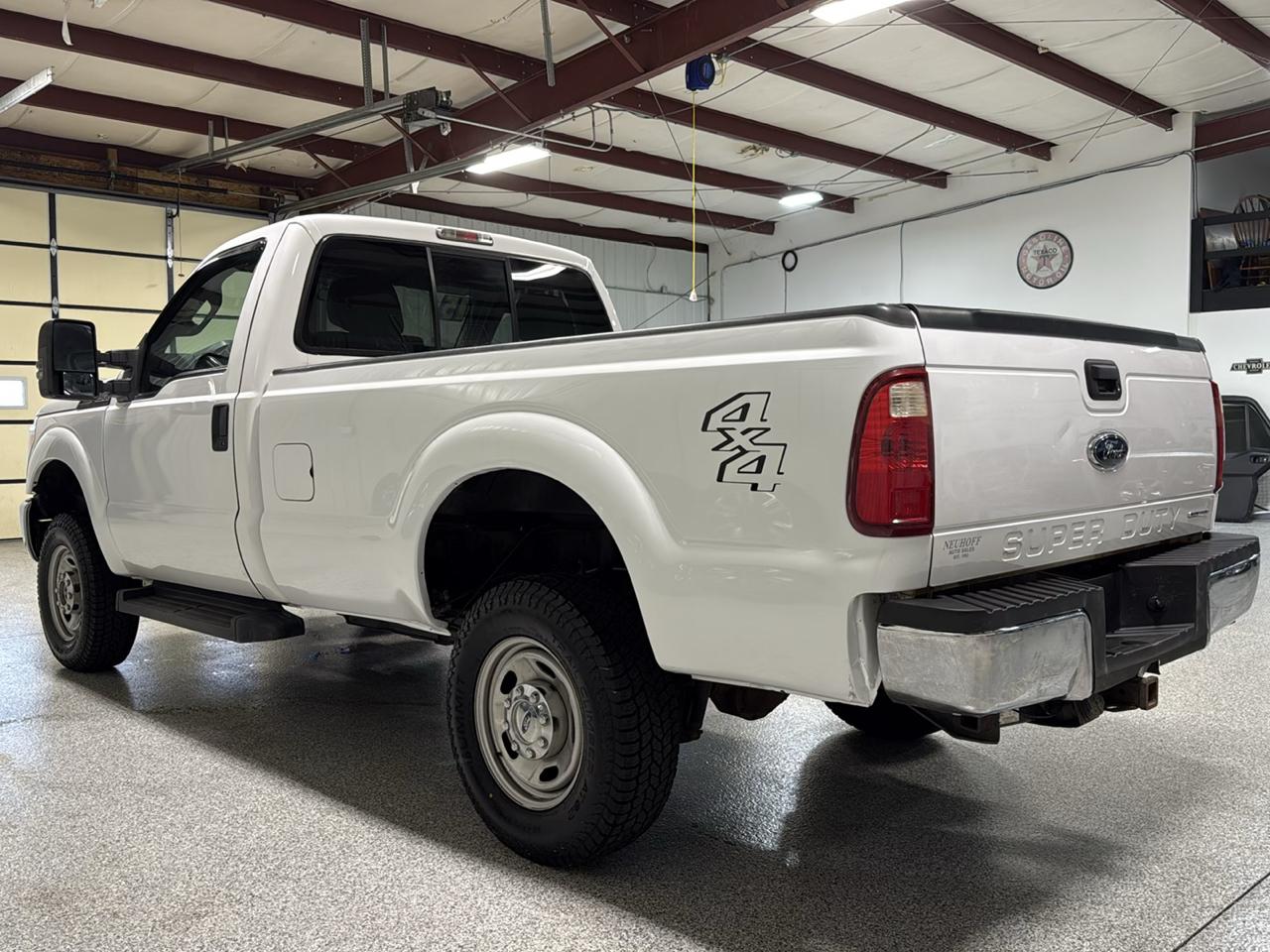 Ford Super Duty F-250 SRW 4WD Reg Cab 137" XLT 2015
