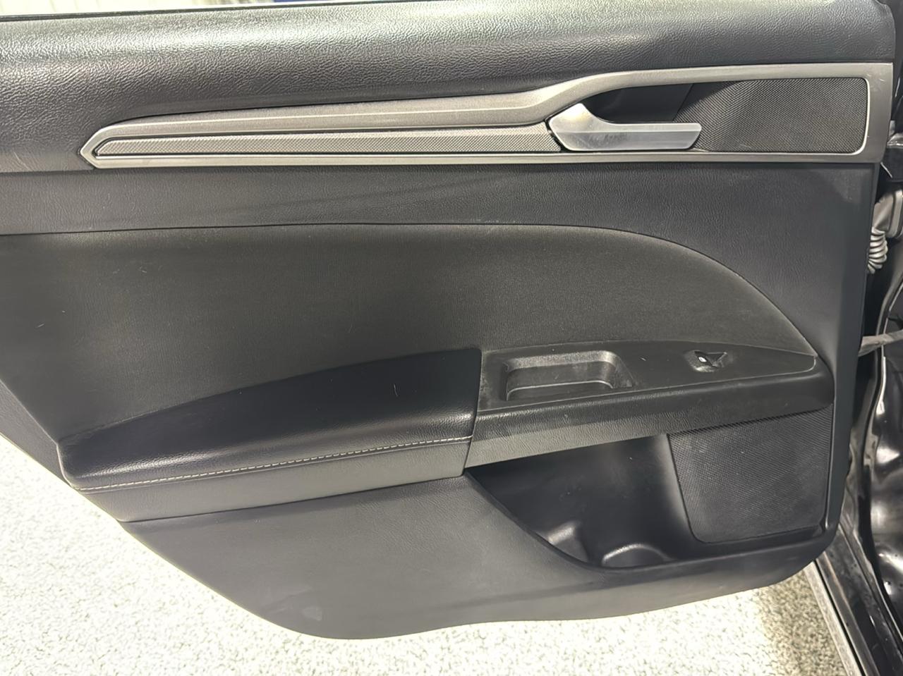 Ford Fusion SE FWD 2019