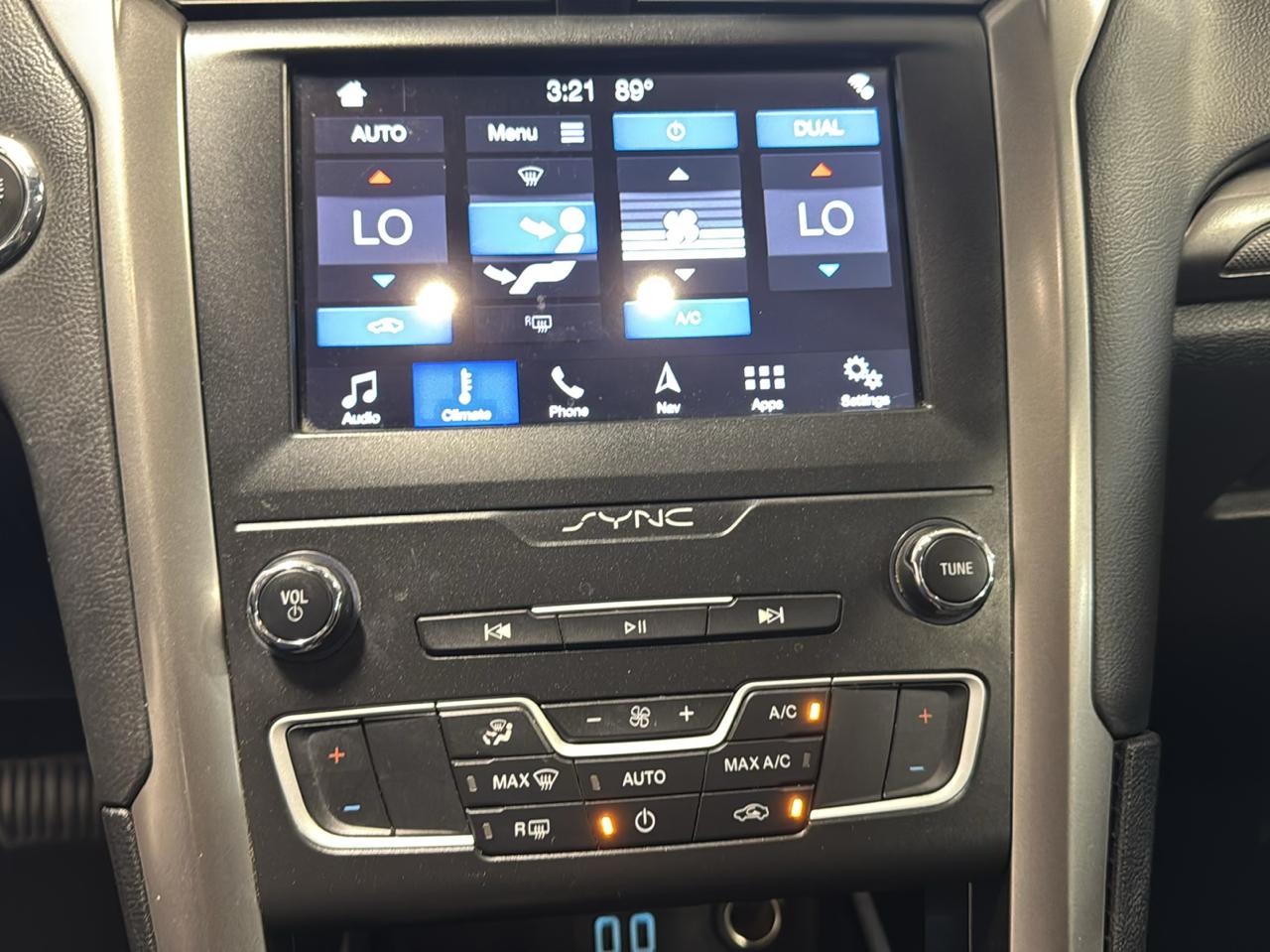 Ford Fusion SE FWD 2019