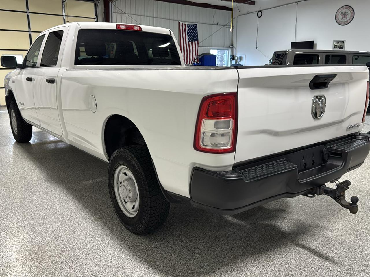 RAM 2500 Tradesman 4x4 Crew Cab 8' Box 2020