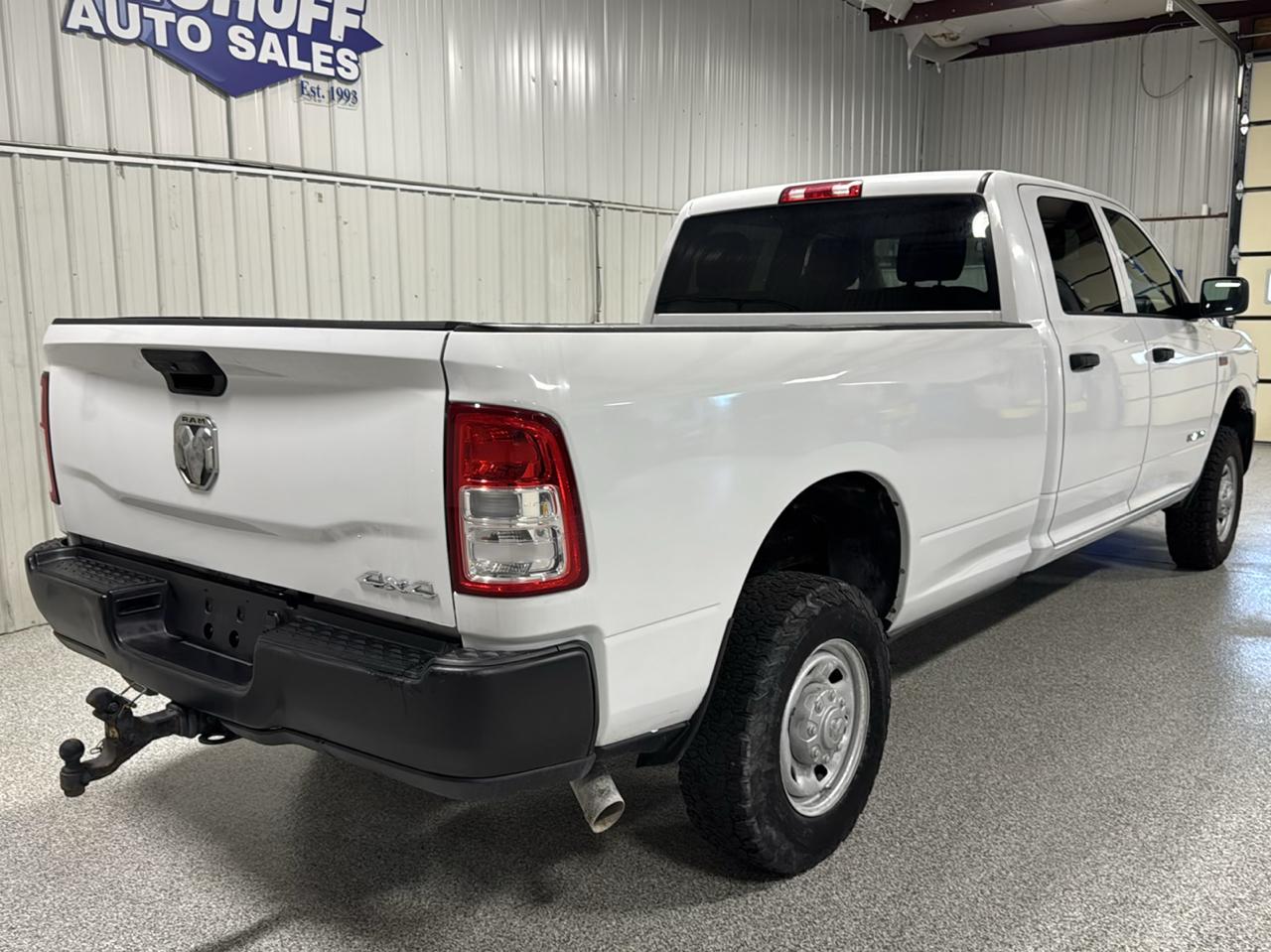 RAM 2500 Tradesman 4x4 Crew Cab 8' Box 2020