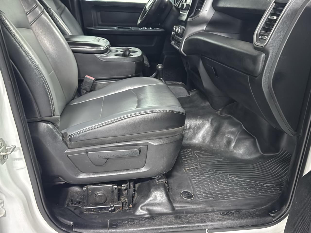 RAM 2500 Tradesman 4x4 Crew Cab 8' Box 2020