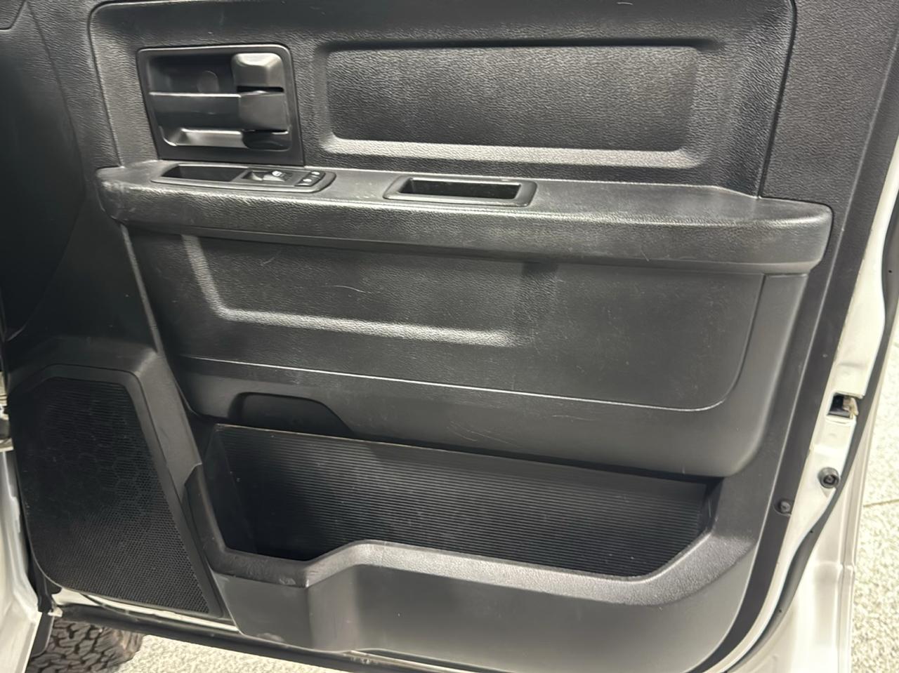RAM 2500 Tradesman 4x4 Crew Cab 8' Box 2020