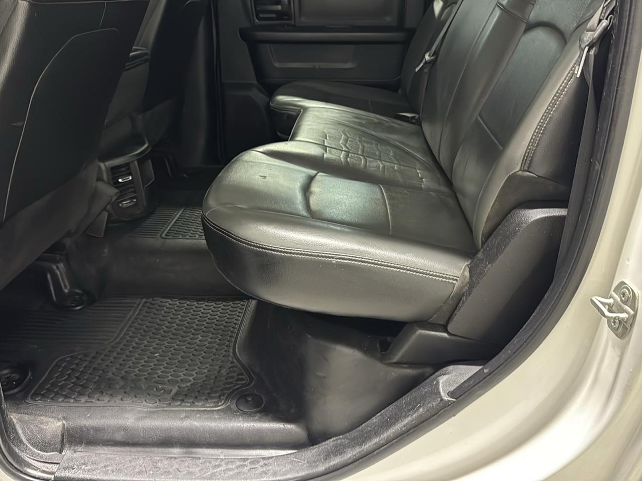 RAM 2500 Tradesman 4x4 Crew Cab 8' Box 2020