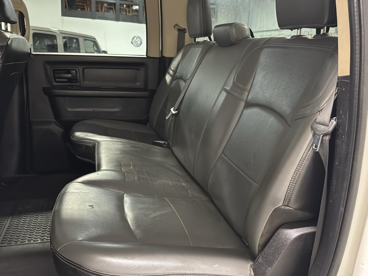RAM 2500 Tradesman 4x4 Crew Cab 8' Box 2020