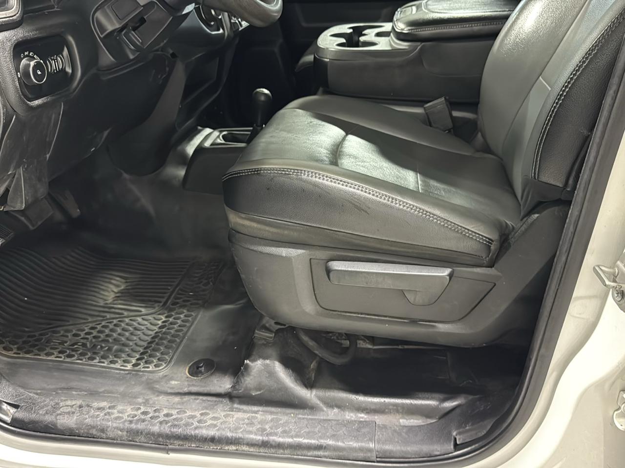 RAM 2500 Tradesman 4x4 Crew Cab 8' Box 2020