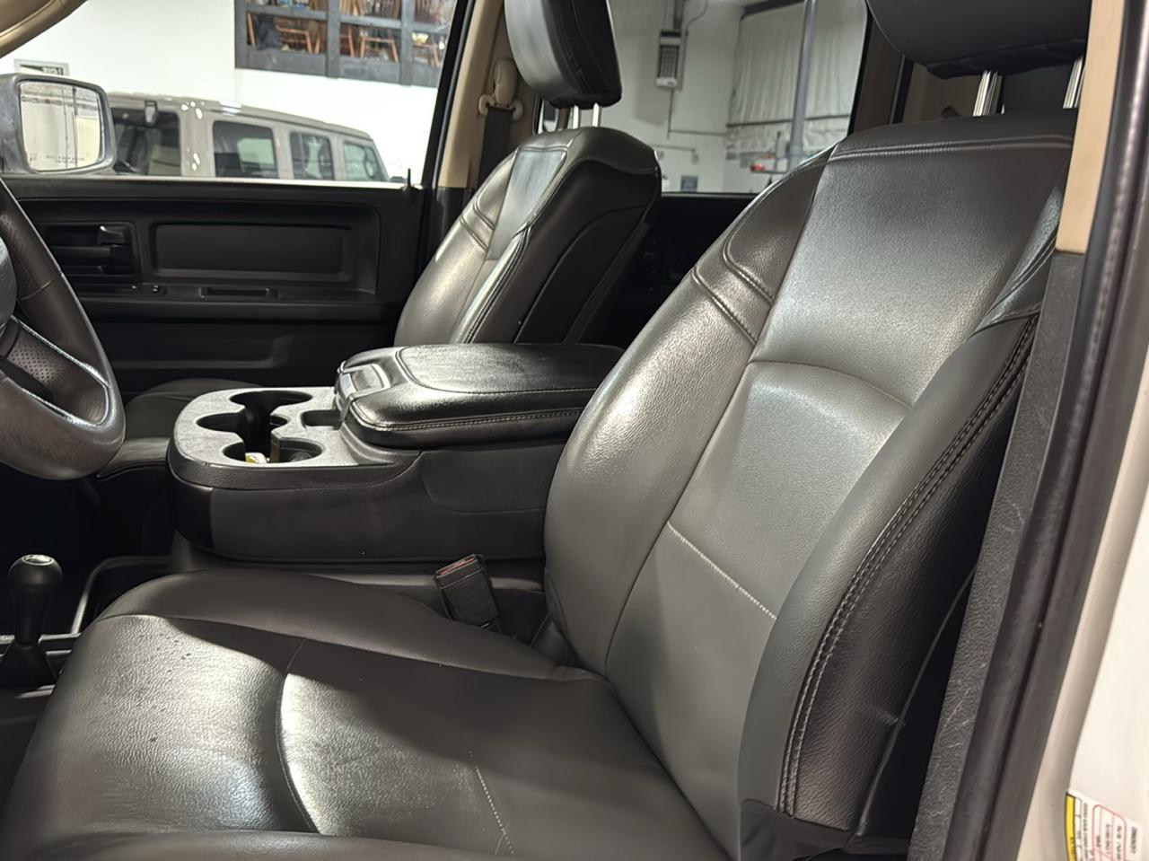 RAM 2500 Tradesman 4x4 Crew Cab 8' Box 2020