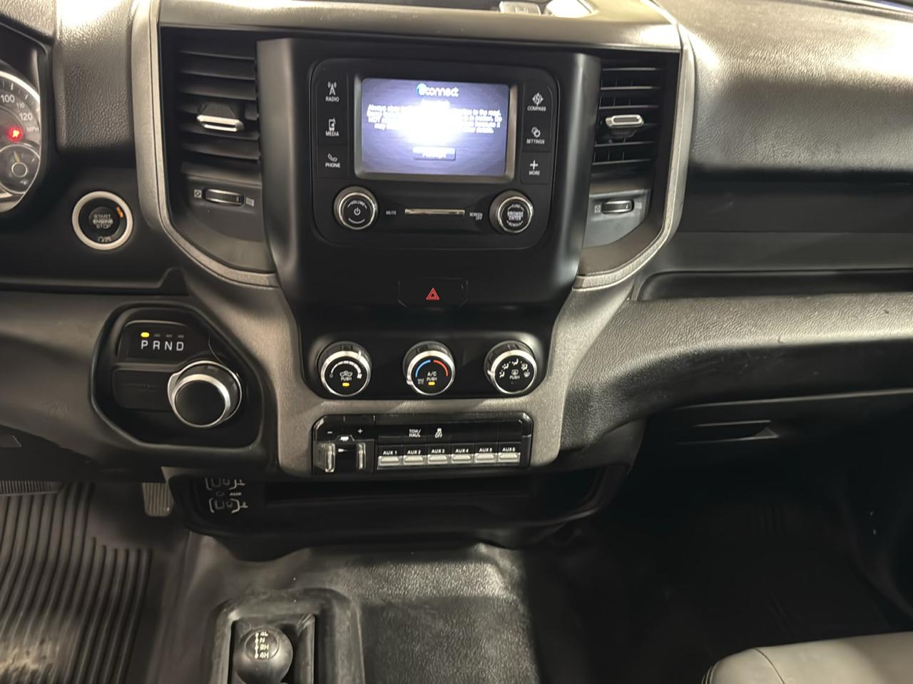 RAM 2500 Tradesman 4x4 Crew Cab 8' Box 2020