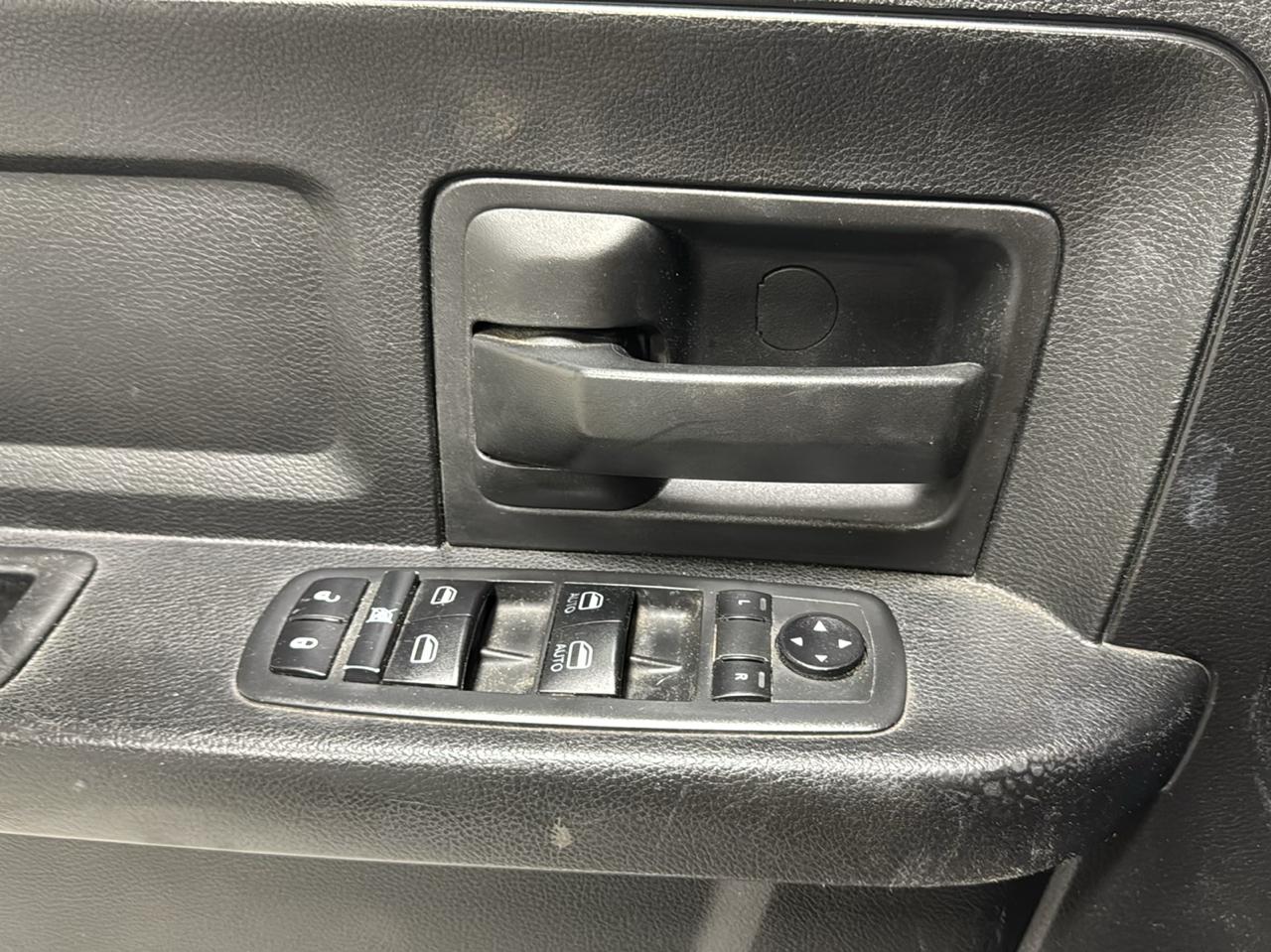 RAM 2500 Tradesman 4x4 Crew Cab 8' Box 2020