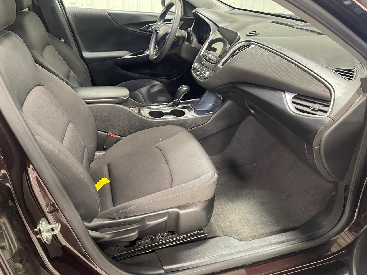 Chevrolet Malibu 4dr Sdn LS w/1LS 2020