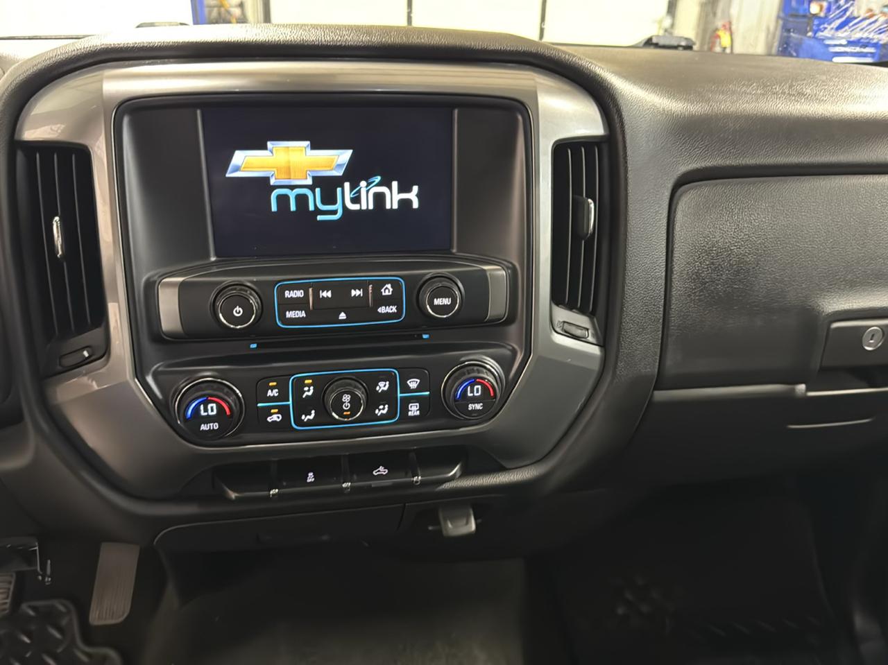 Chevrolet Silverado 1500 4WD Double Cab 143.5" LT w/1LT 2014