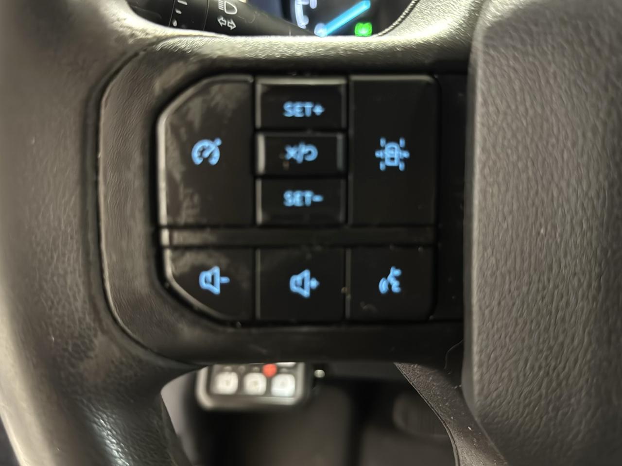 Ford F-150 XL 4WD SuperCrew 5.5' Box 2021