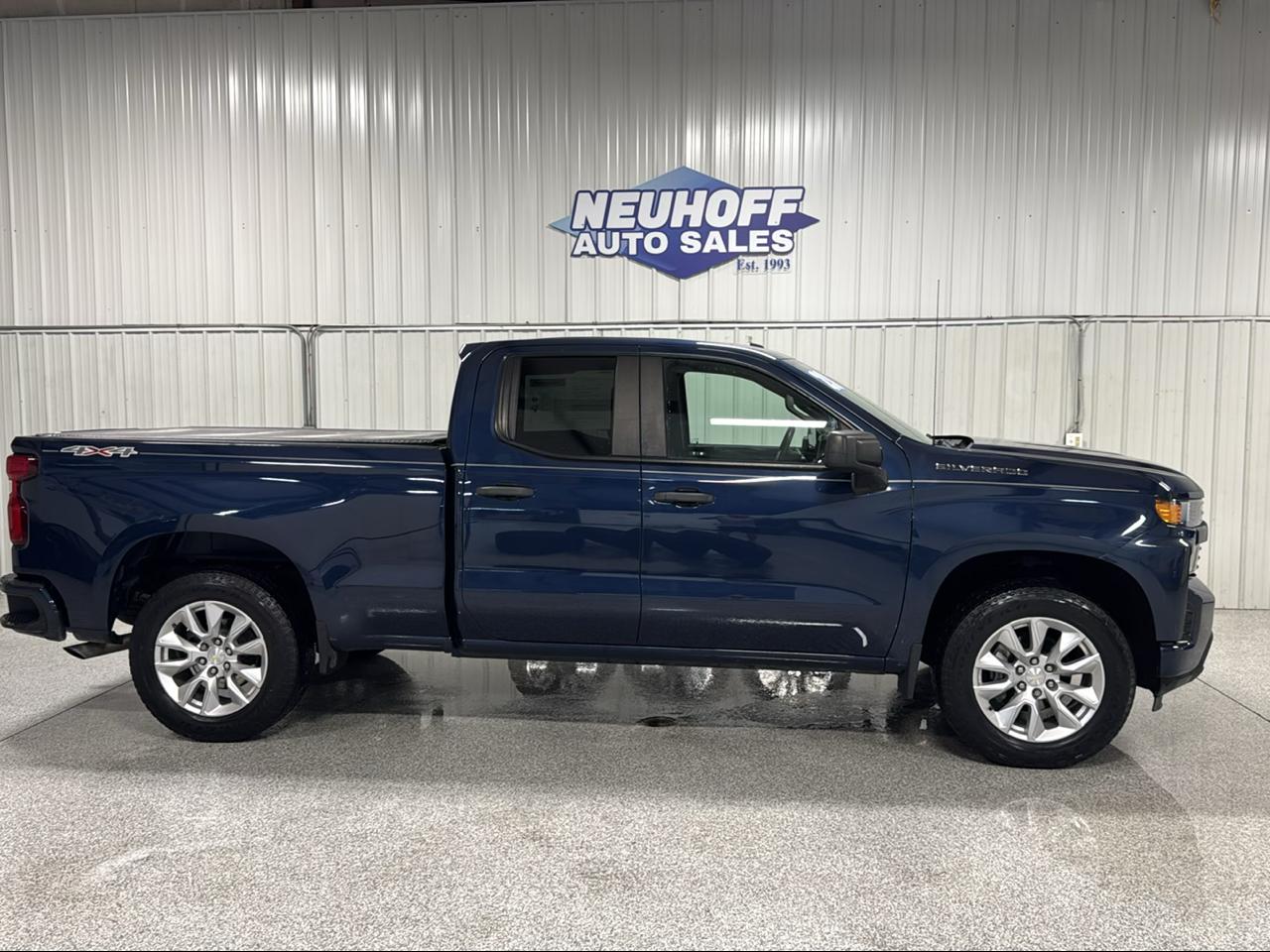 2021 Chevrolet Silverado 1500 4WD Double Cab 147" Custom