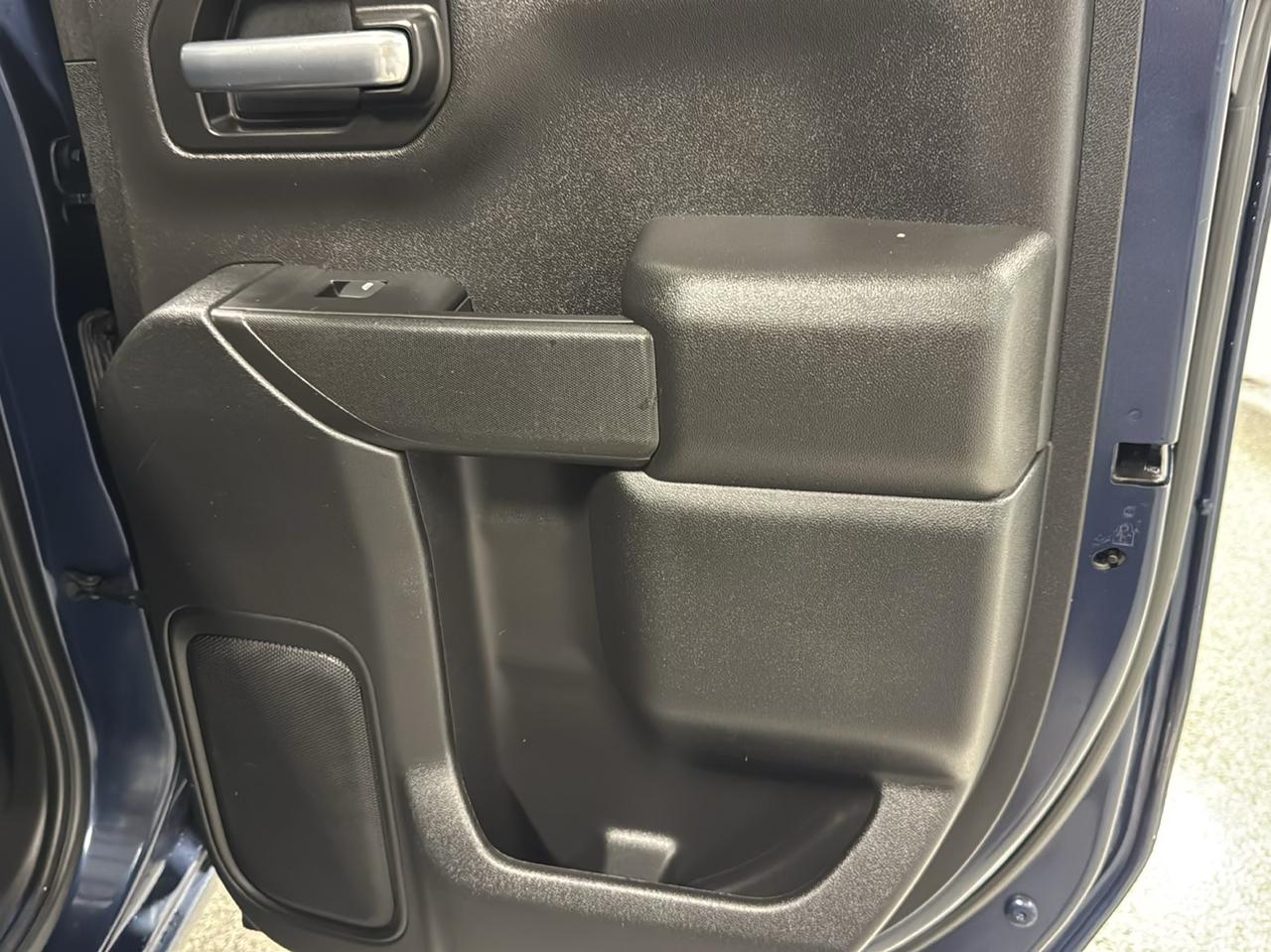 Chevrolet Silverado 1500 4WD Double Cab 147" Custom 2021