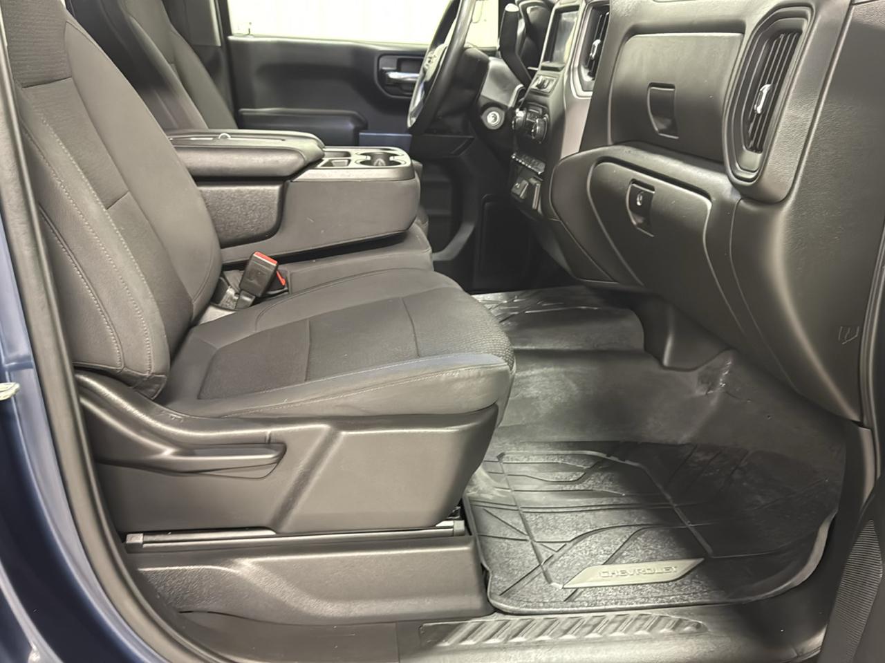 Chevrolet Silverado 1500 4WD Double Cab 147" Custom 2021
