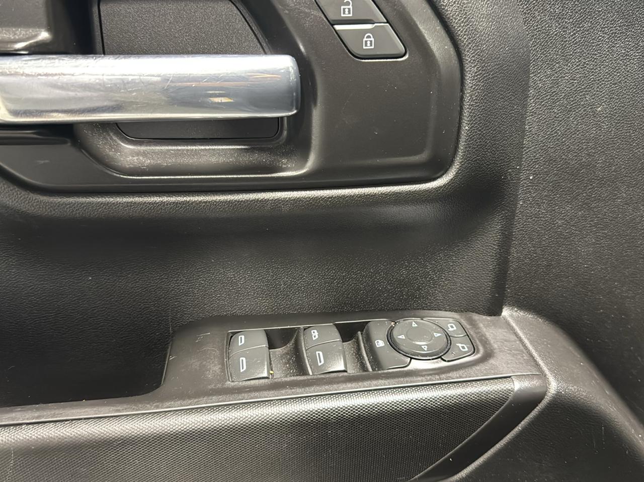 Chevrolet Silverado 1500 4WD Double Cab 147" Custom 2021