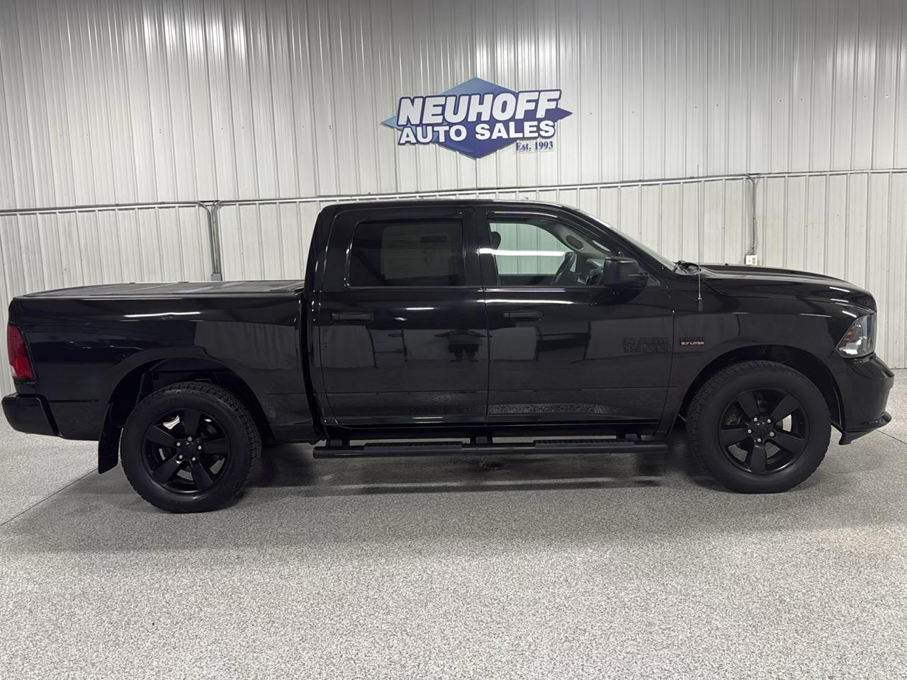 2016 RAM 1500 4WD Crew Cab 140.5" Tradesman