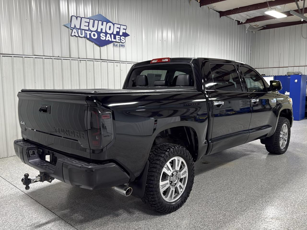 Toyota Tundra 4WD Truck CrewMax 5.7L FFV V8 6-Spd AT Platinum (Natl) 2014