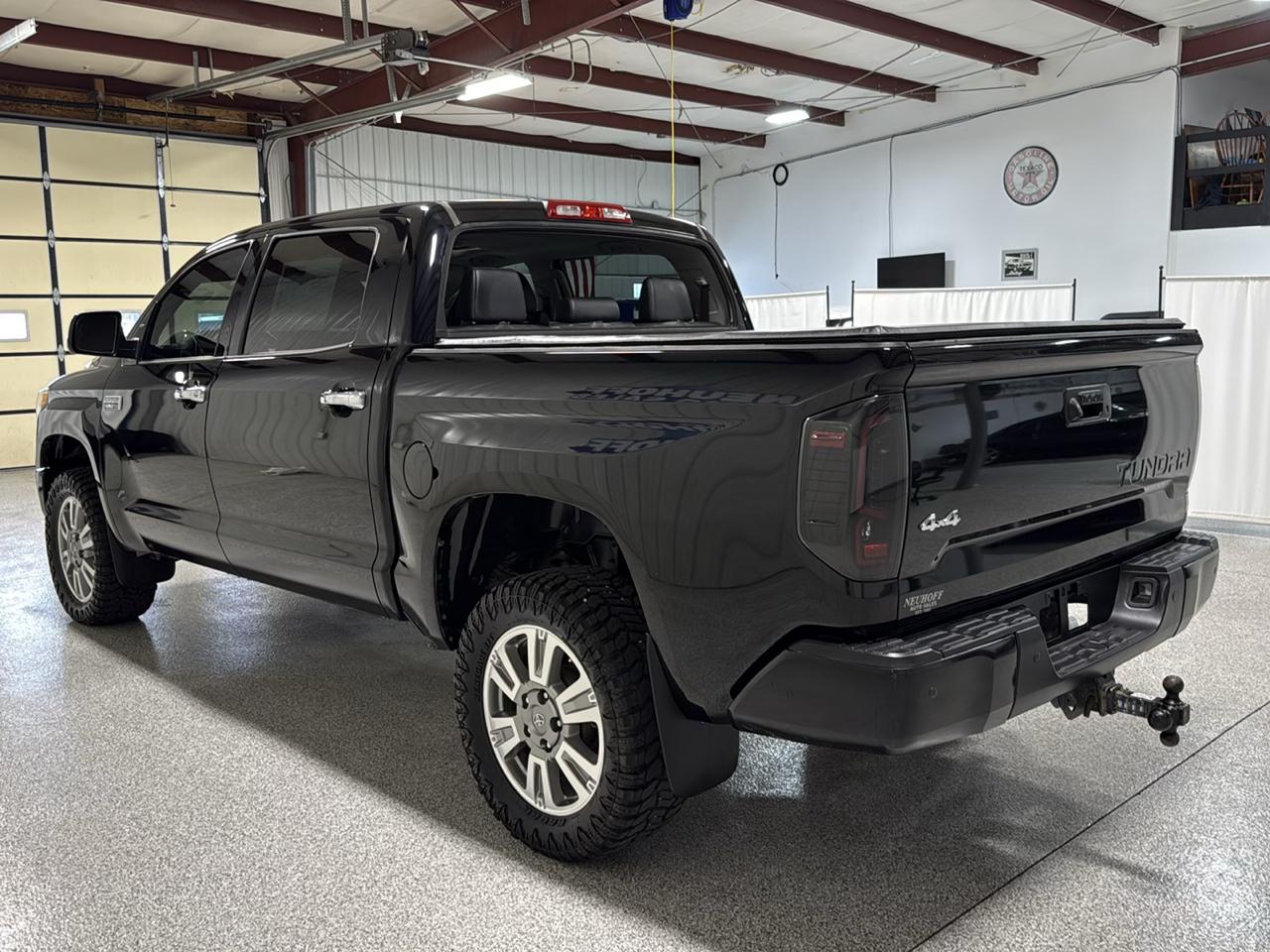 Toyota Tundra 4WD Truck CrewMax 5.7L FFV V8 6-Spd AT Platinum (Natl) 2014