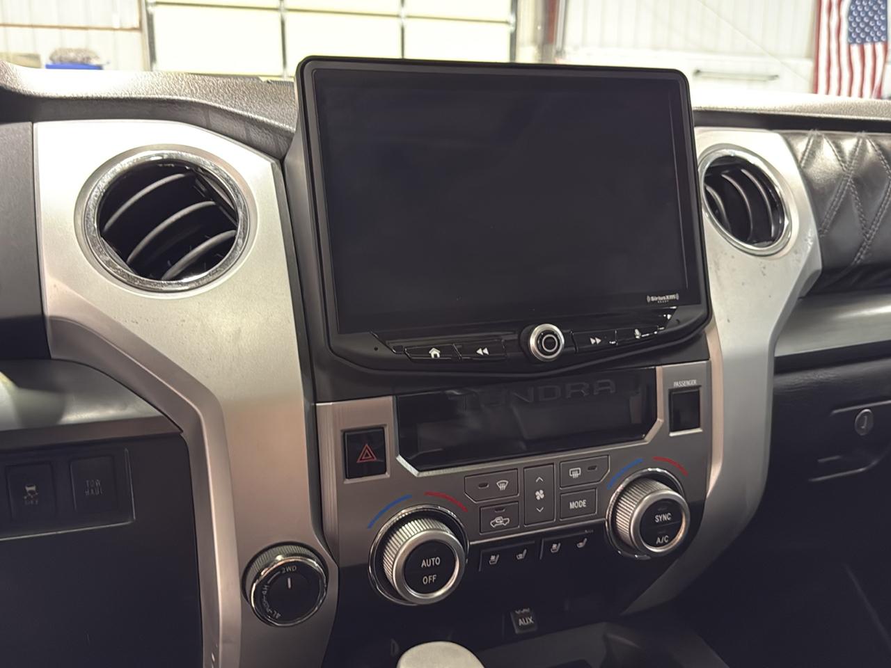 Toyota Tundra 4WD Truck CrewMax 5.7L FFV V8 6-Spd AT Platinum (Natl) 2014