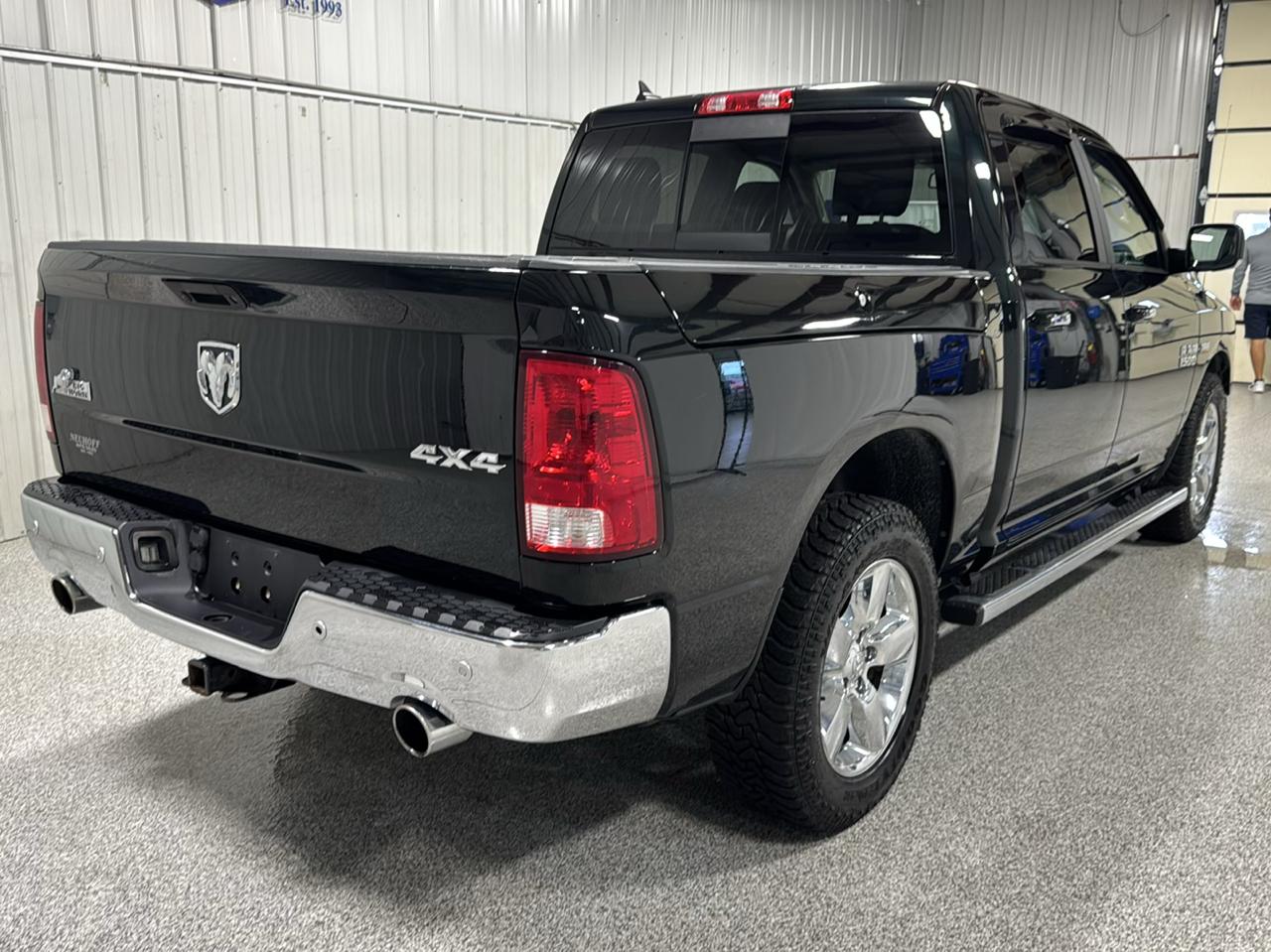 RAM 1500 Big Horn 4x4 Crew Cab 5'7" Box 2017