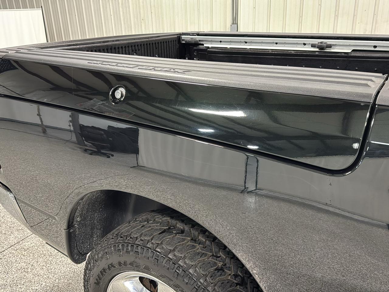 RAM 1500 Big Horn 4x4 Crew Cab 5'7" Box 2017