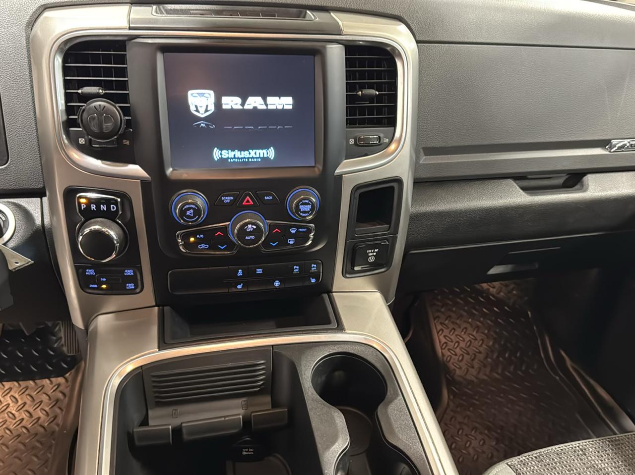 RAM 1500 Big Horn 4x4 Crew Cab 5'7" Box 2017