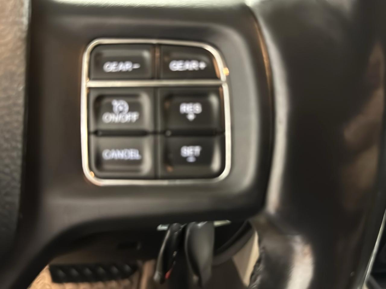 RAM 1500 Big Horn 4x4 Crew Cab 5'7" Box 2017