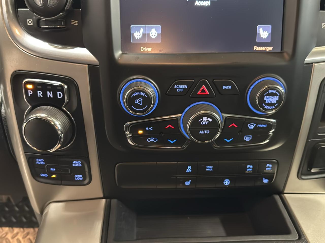 RAM 1500 Big Horn 4x4 Crew Cab 5'7" Box 2017