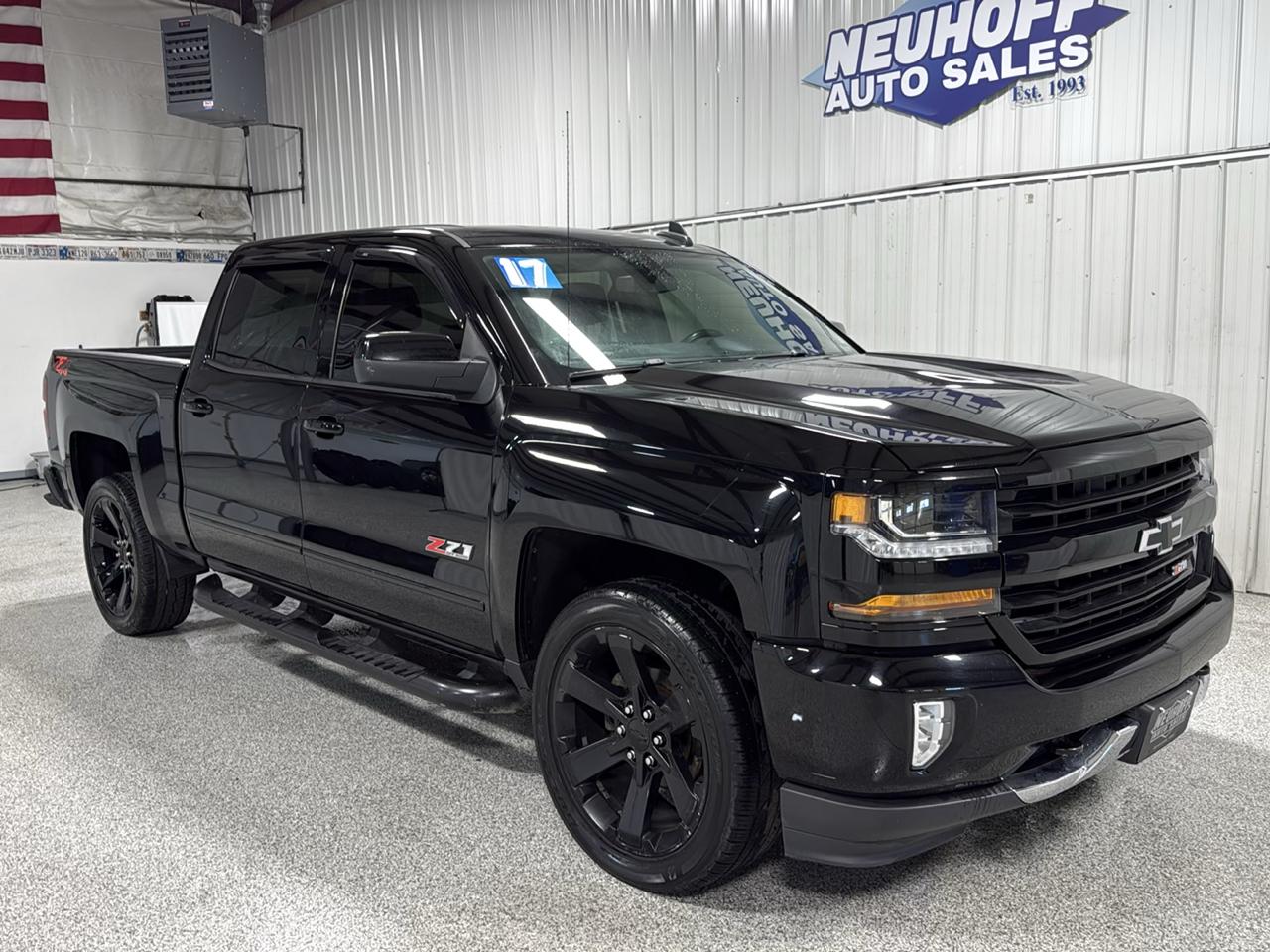 Chevrolet Silverado 1500 4WD Crew Cab 143.5" LT w/2LT 2017