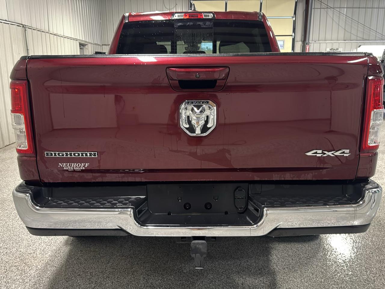RAM 1500 Big Horn 4x4 Crew Cab 5'7" Box 2022