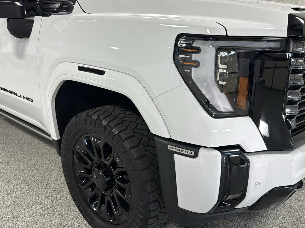 GMC Sierra 2500HD 4WD Crew Cab 159" Denali Ultimate 2025
