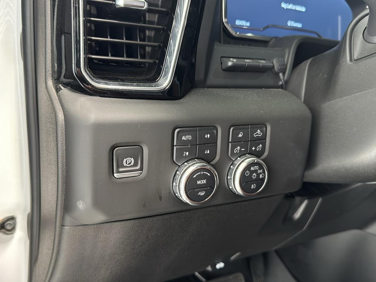 GMC Sierra 2500HD 4WD Crew Cab 159" Denali Ultimate 2025