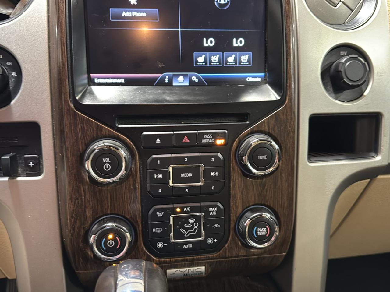 Ford F-150 4WD SuperCrew 145" Lariat 2013