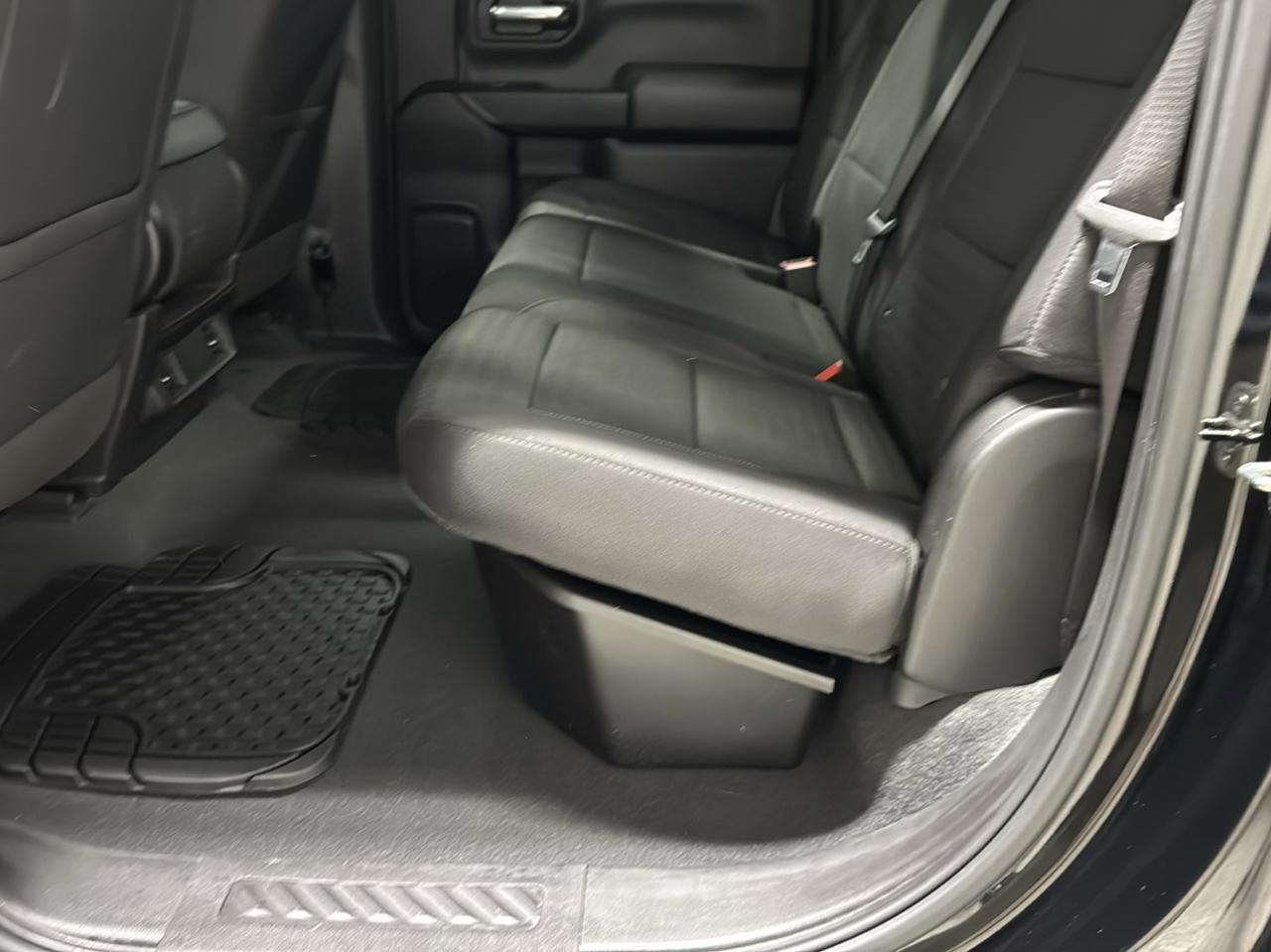 Chevrolet Silverado 1500 4WD Crew Cab 147" Custom 2022
