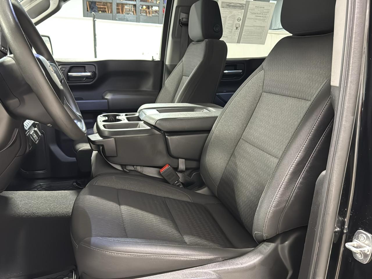 Chevrolet Silverado 1500 4WD Crew Cab 147" Custom 2022