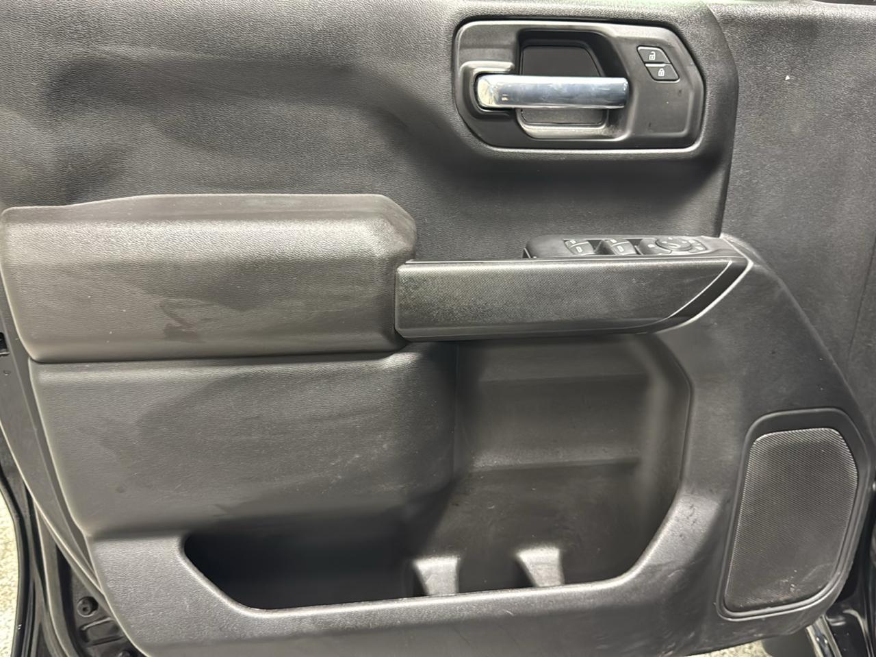 Chevrolet Silverado 1500 4WD Crew Cab 147" Custom 2022