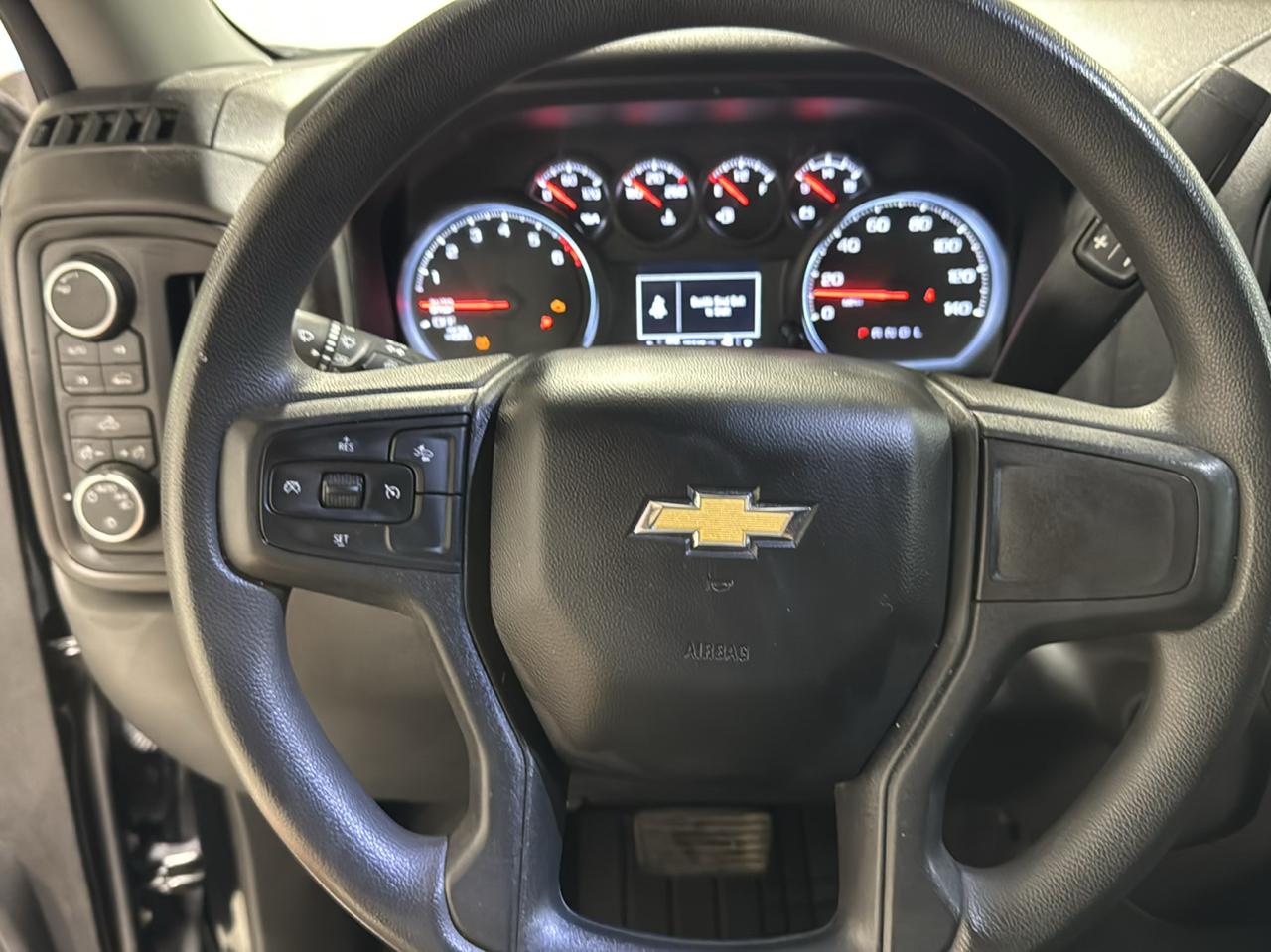 Chevrolet Silverado 1500 4WD Crew Cab 147" Custom 2022