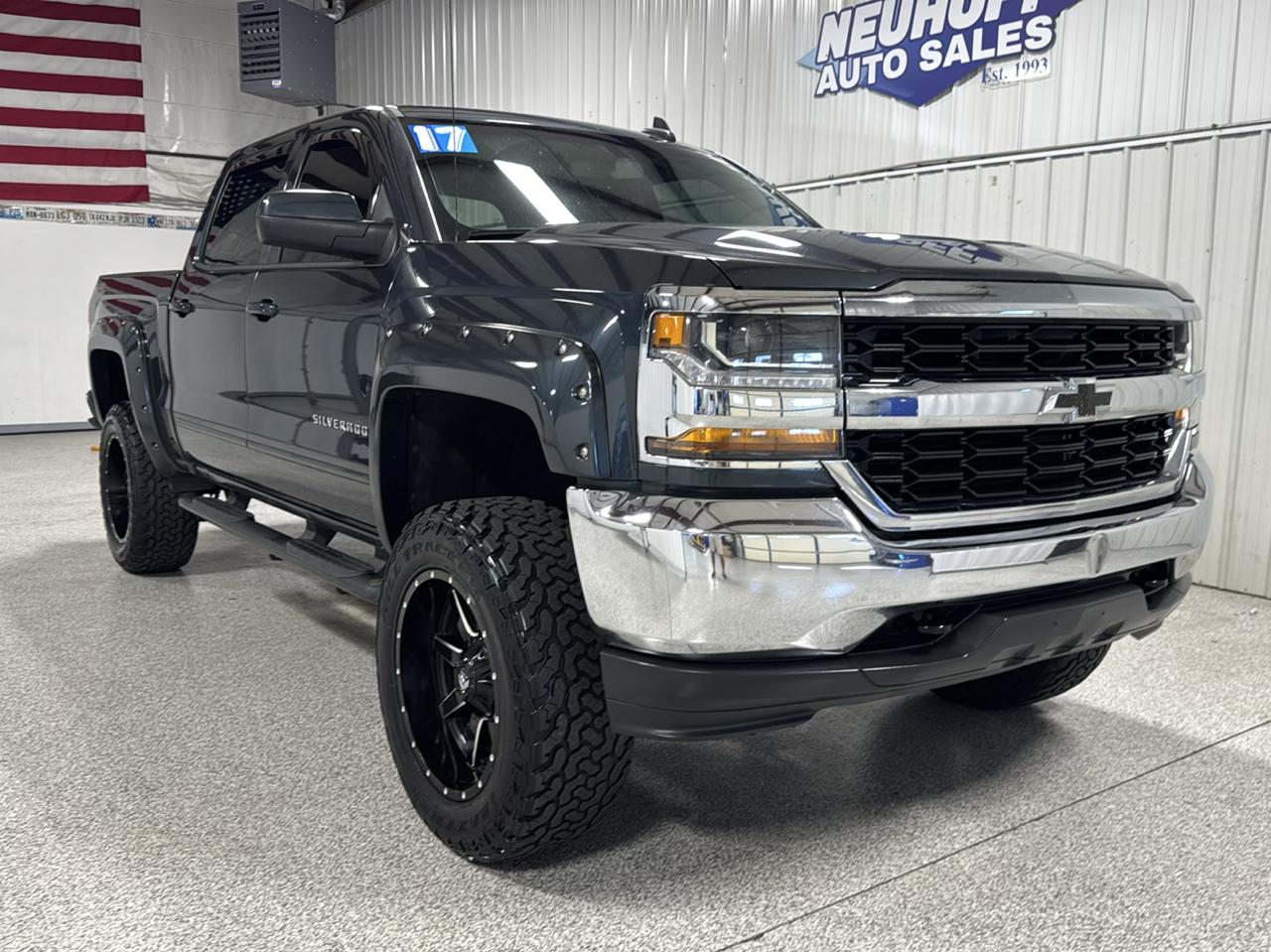 Chevrolet Silverado 1500 4WD Crew Cab 143.5" LT w/1LT 2017
