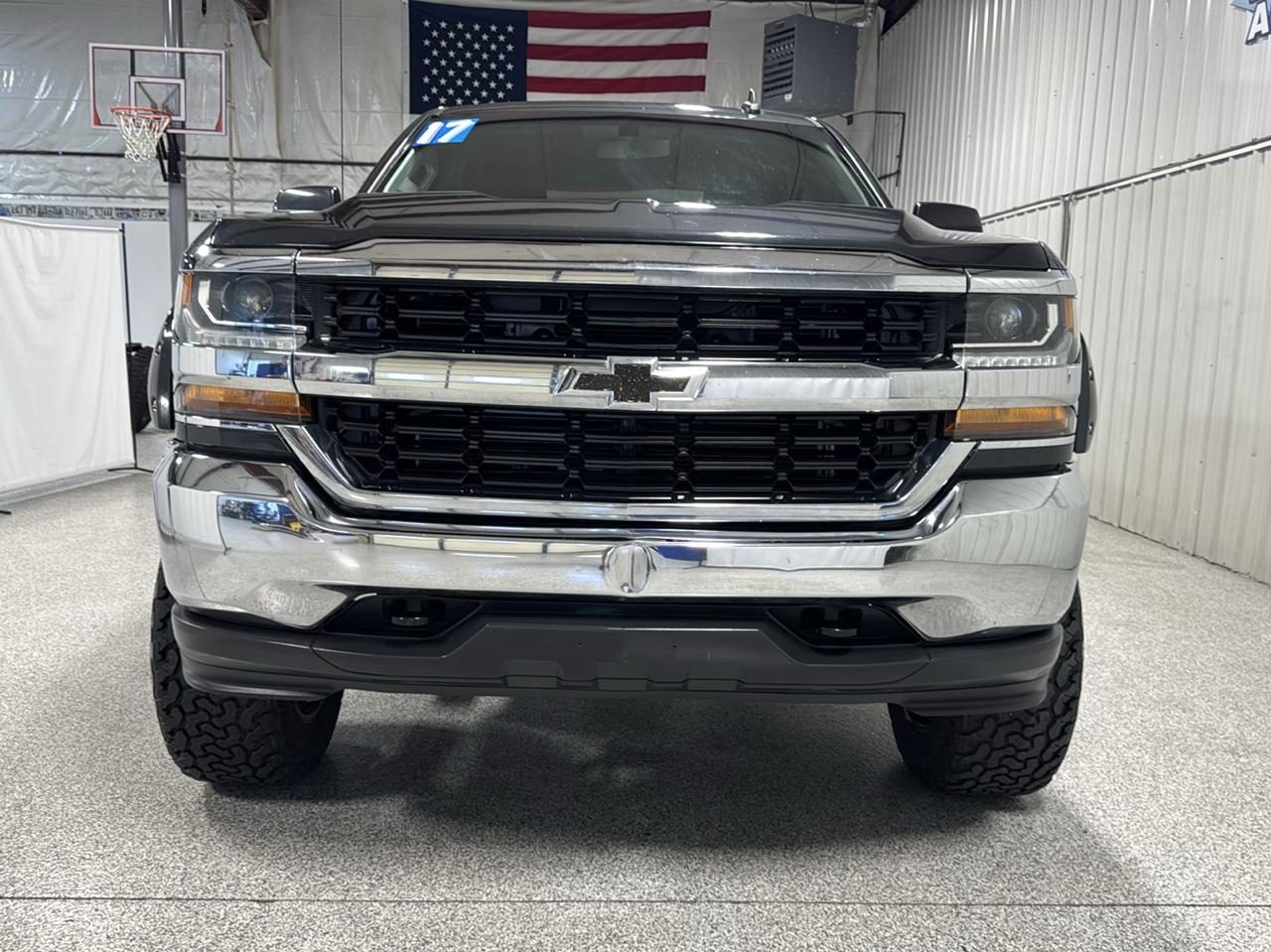 Chevrolet Silverado 1500 4WD Crew Cab 143.5" LT w/1LT 2017