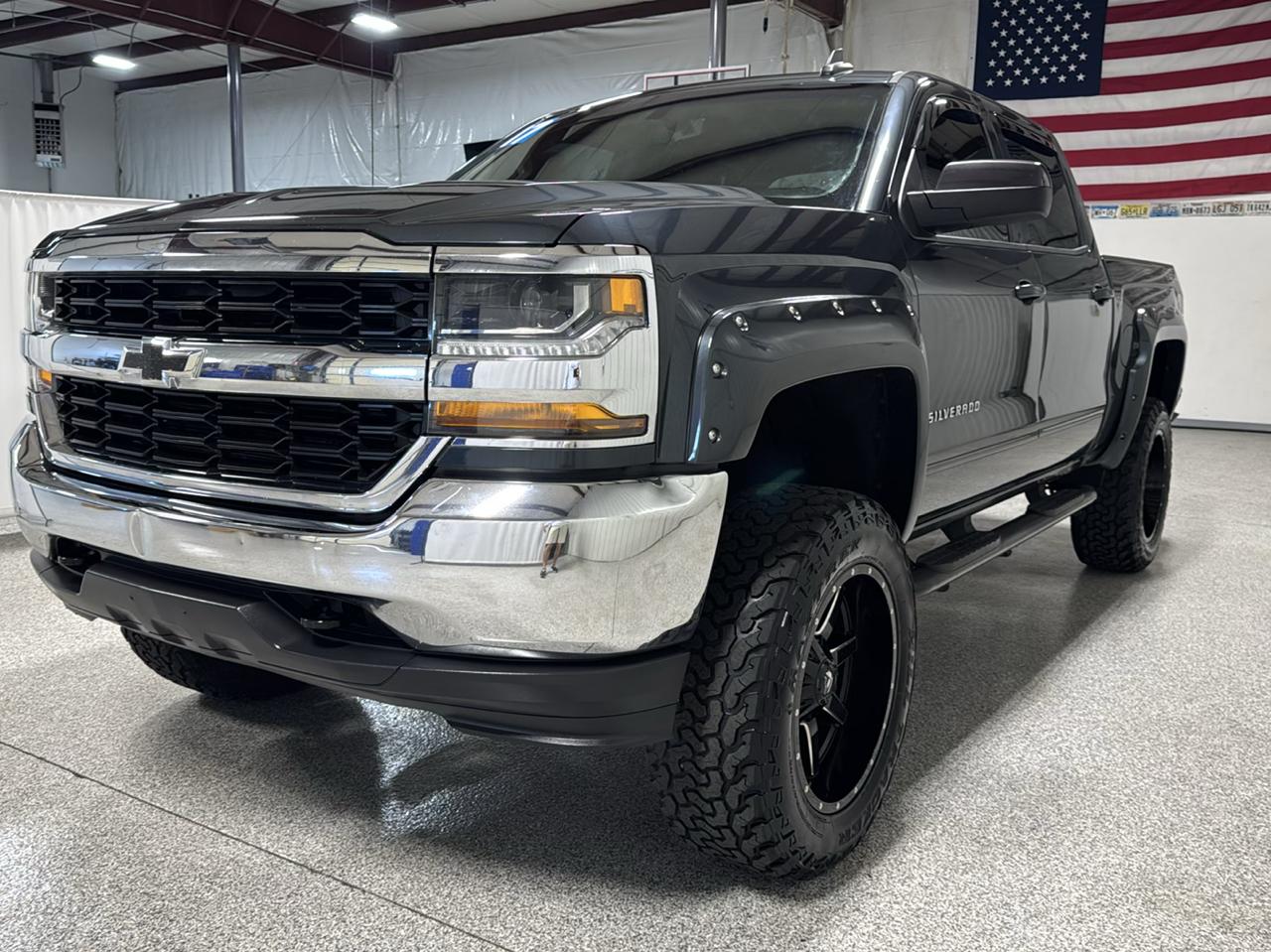 Chevrolet Silverado 1500 4WD Crew Cab 143.5" LT w/1LT 2017